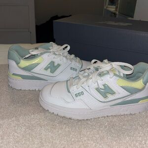 New Balance 550